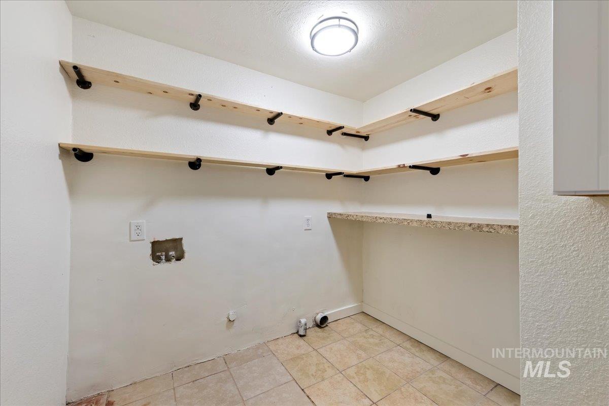 14490 Sand Hollow Road Caldwell, ID 83607 - Photo 26 of 50 Laundry area (14490)