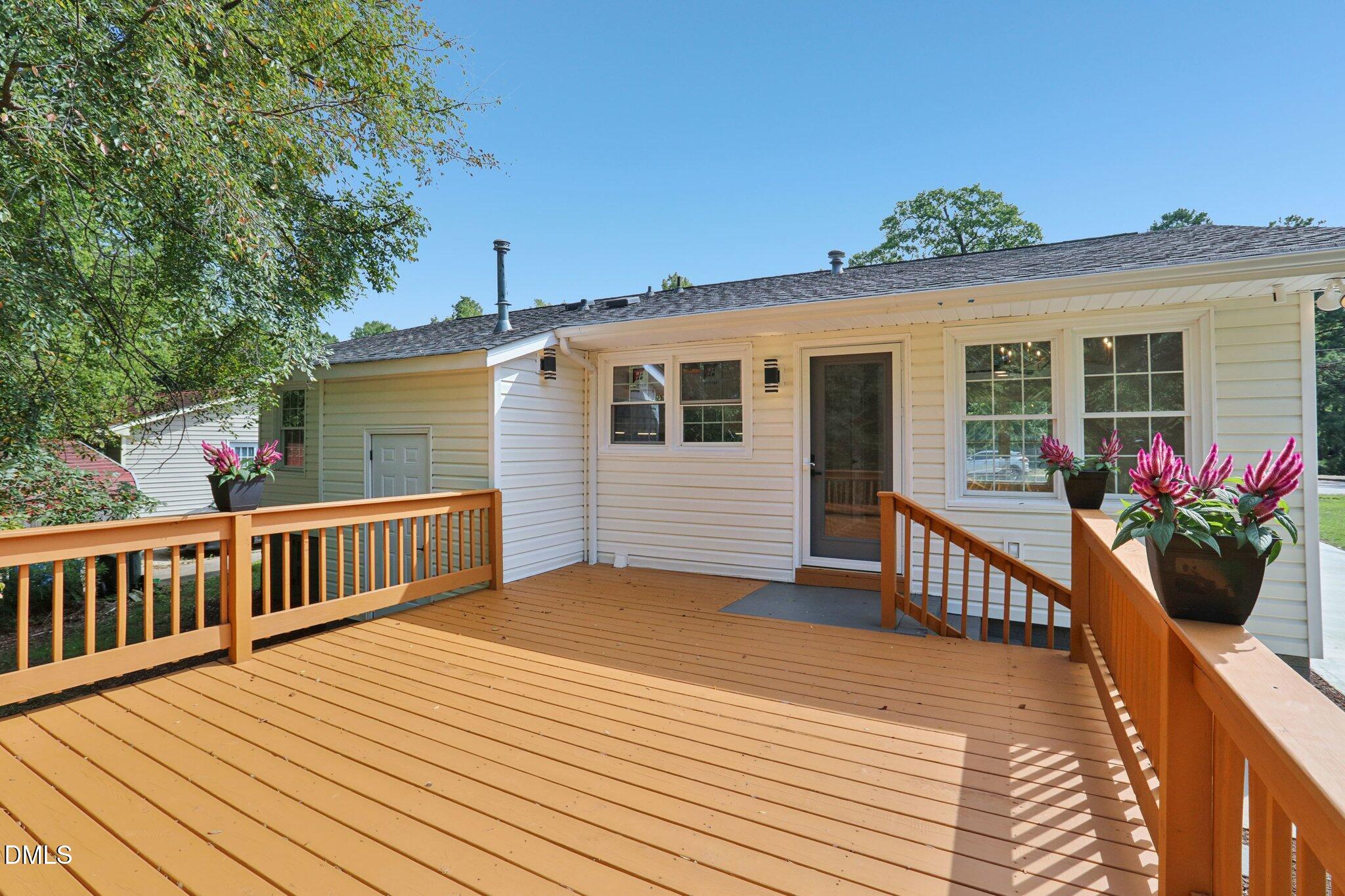 1121 Marlborough Road Raleigh, NC 27610 - Photo 22 of 27 21-web-or-mls-Marlborough Rd-S1009-021