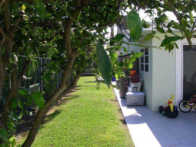 551 Northeast 18th Street Boca Raton, FL 33432 - Photo 3 of 11 IMGP0063