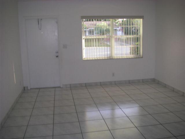 551 Northeast 18th Street Boca Raton, FL 33432 - Photo 8 of 11 Picture011