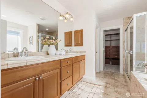 $1,950,000 | 3463 Northeast Madison Way, Issaquah, WA 98029
