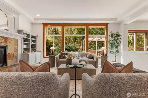 $1,950,000 | 3463 Northeast Madison Way, Issaquah, WA 98029