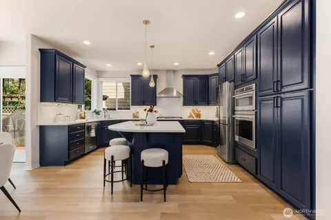 $1,950,000 | 3463 Northeast Madison Way, Issaquah, WA 98029