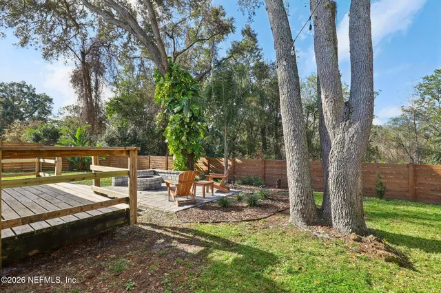 a picture of a wall with a white wall and a picture