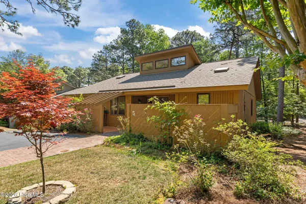 $284,900 | 5 Village By The Lk Lane, Southern Pines, NC 28387