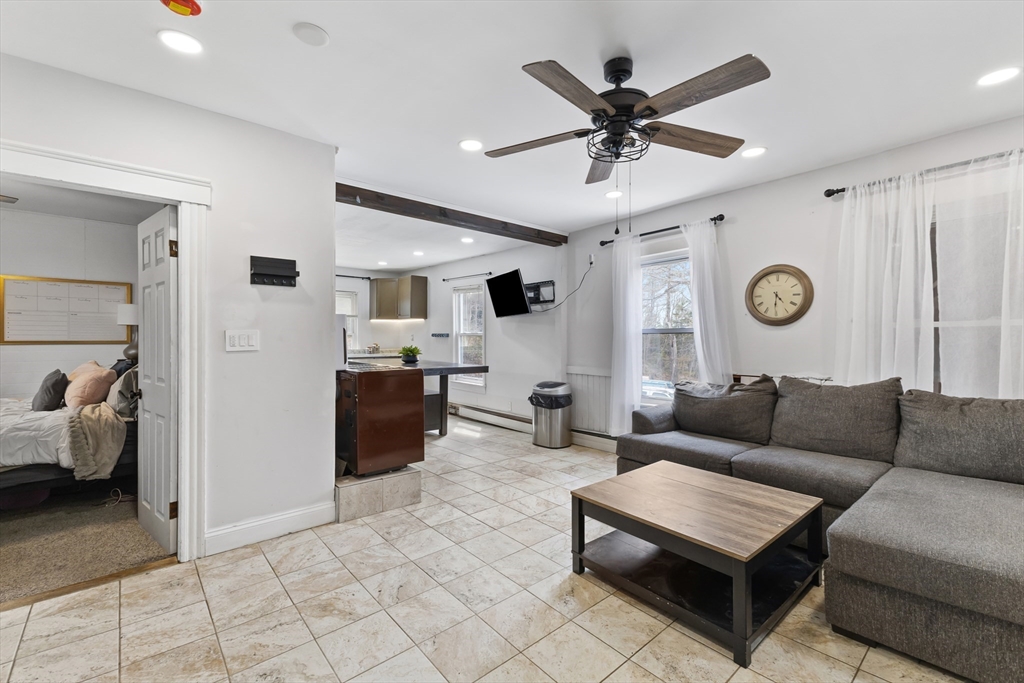 43 Allen Street Gardner, MA 01440 - Photo 5 of 41