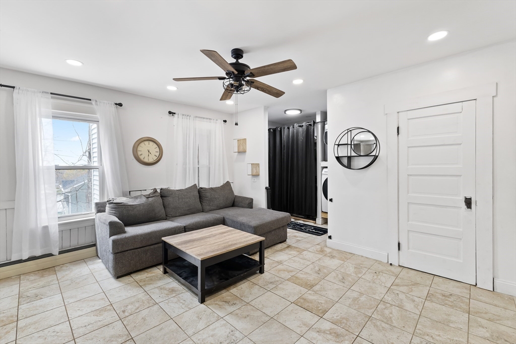 43 Allen Street Gardner, MA 01440 - Photo 6 of 41