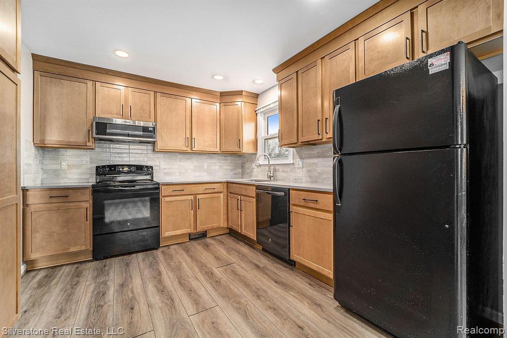 804 Dickson Lane Rochester Hills, MI 48307 - Photo 9 of 24