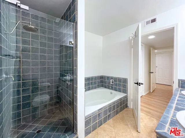 $3,495 | 13030 Valleyheart Drive, Unit 122, Studio City, CA 91604