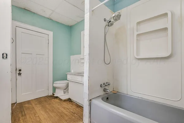 $99,900 | 300 East 4th Street, Clarendon, TX 79226