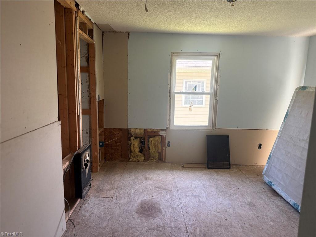 213 West Decatur Street Madison, NC 27025 - Photo 4 of 24