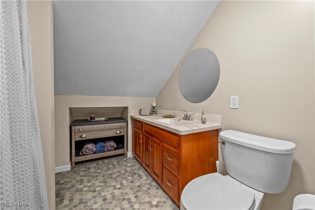 7281 Maddock Road North Ridgeville, OH 44039 - Photo 23 of 43 2nd full bath - up