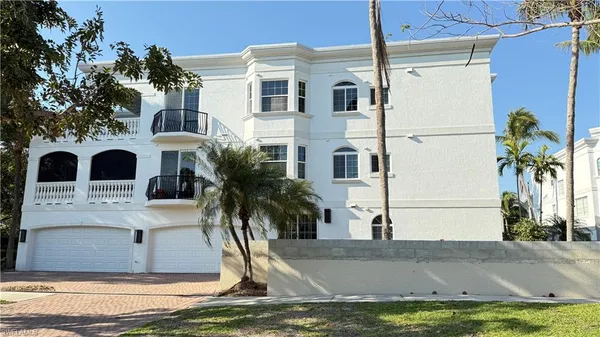 $20,000 | 391 4th Street South, Unit 401, Naples, FL 34102
