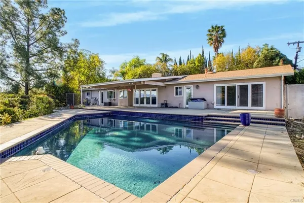 $7,500 | 16922 Oak View Drive, Encino, CA 91436