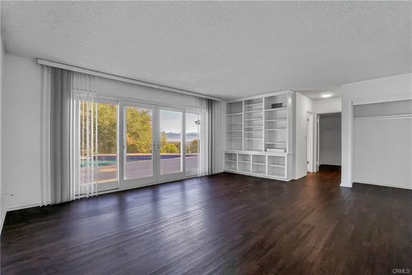 $7,500 | 16922 Oak View Drive, Encino, CA 91436