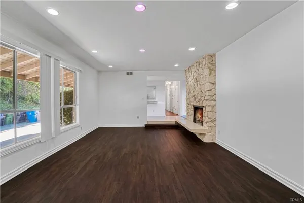 $7,500 | 16922 Oak View Drive, Encino, CA 91436
