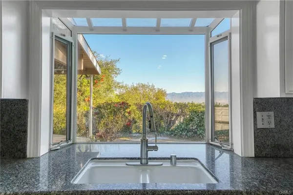$7,500 | 16922 Oak View Drive, Encino, CA 91436
