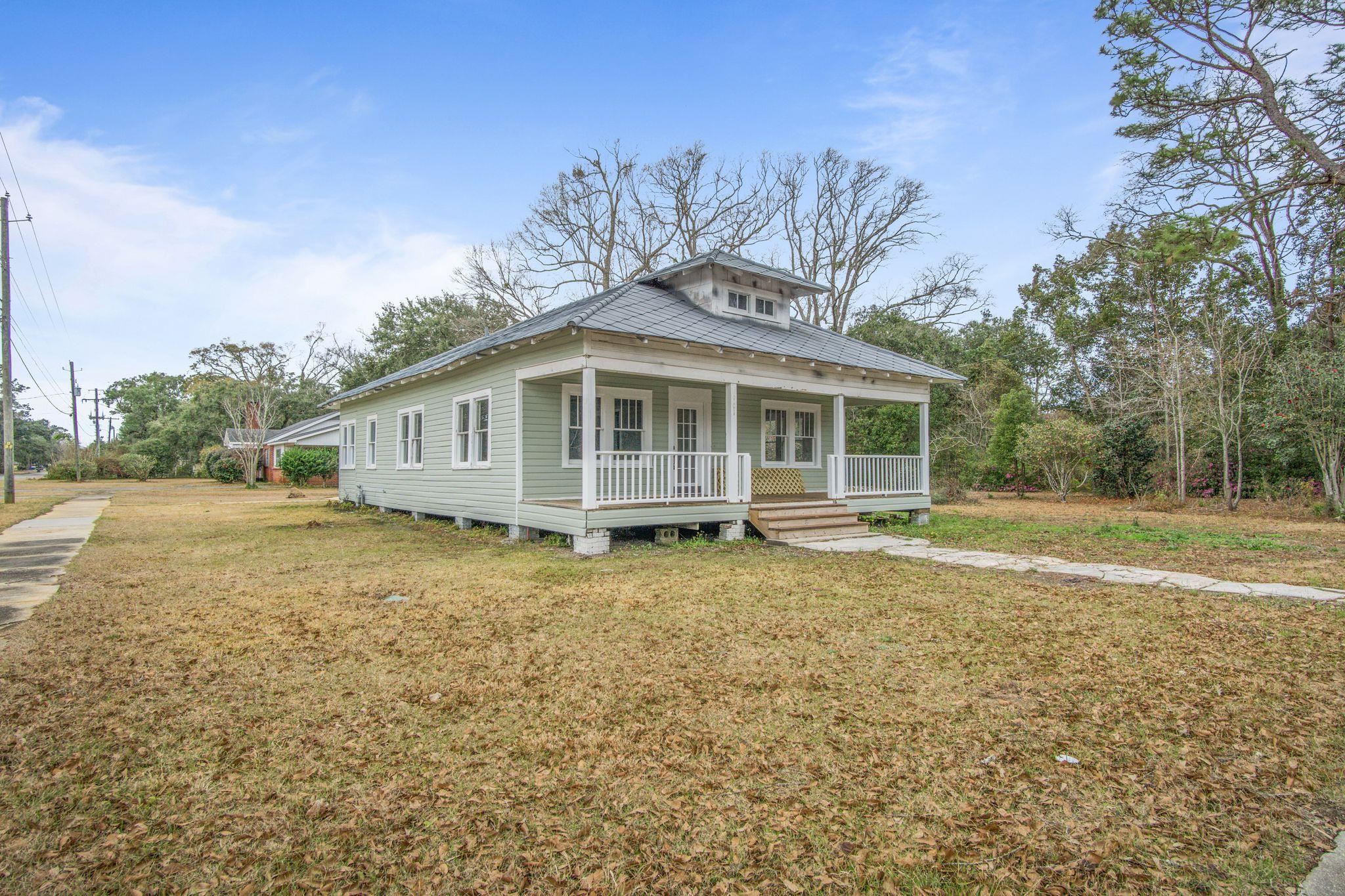 901 Hand Avenue Bay Minette, AL 36507 - Photo 2 of 23