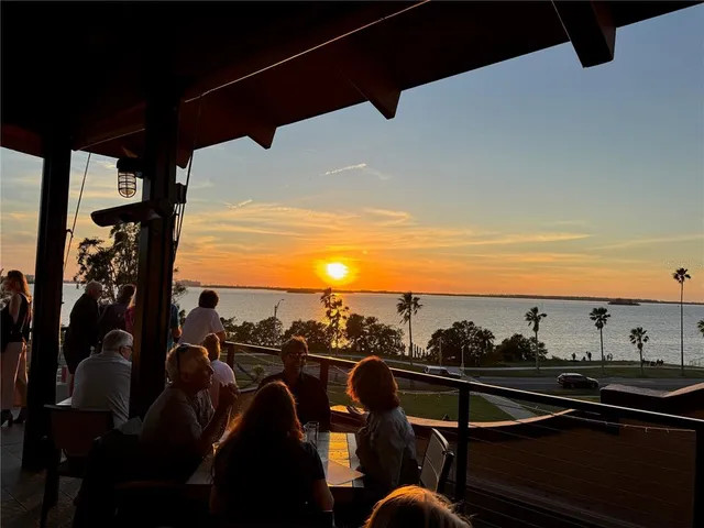 $4,200 | 946 Highland Avenue, Dunedin, FL 34698