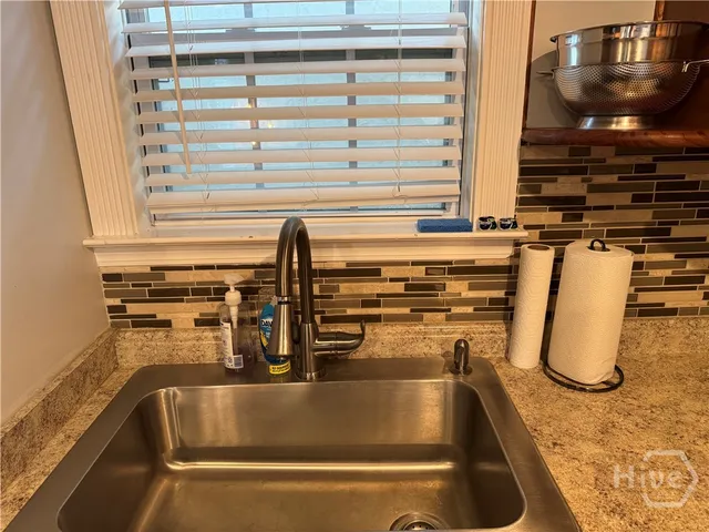 $2,100 | 1010 East Victory Drive, Unit E1, Savannah, GA 31405
