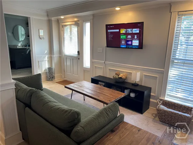 $2,100 | 1010 East Victory Drive, Unit E1, Savannah, GA 31405