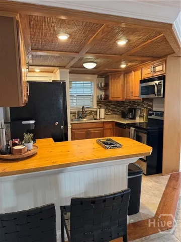 $2,100 | 1010 East Victory Drive, Unit E1, Savannah, GA 31405