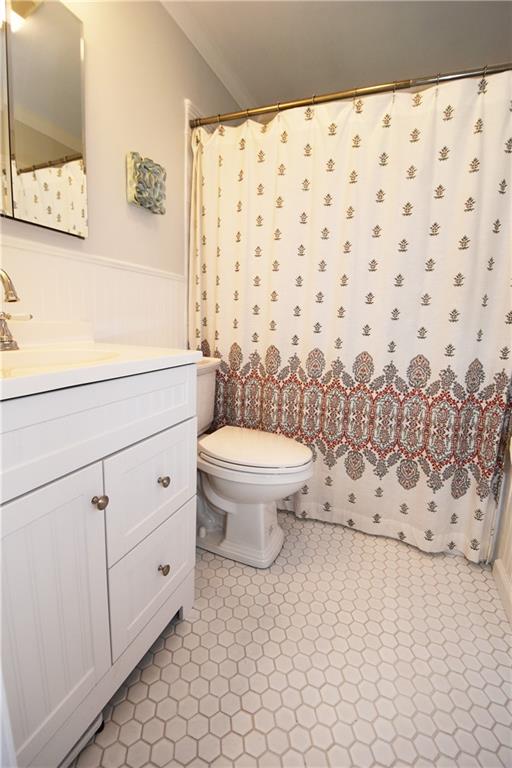 723 Lindsay Road Carnegie, PA 15106 - Photo 13 of 25 Gallery Image 13