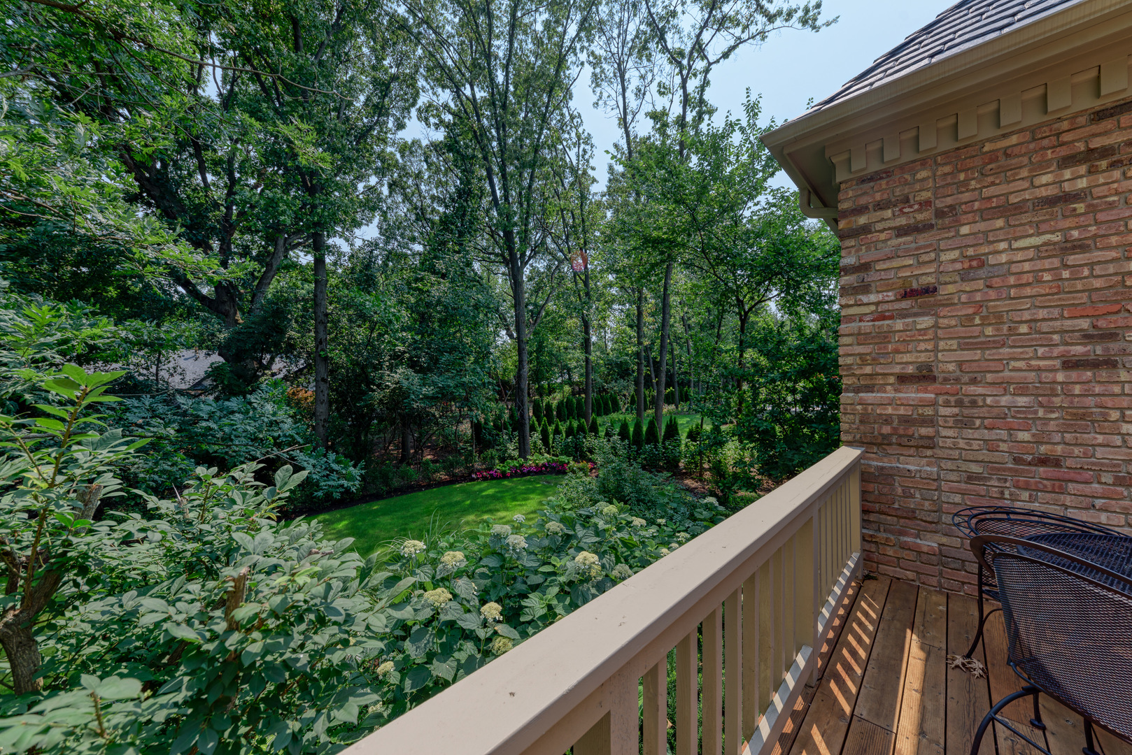 136 Circle Ridge Drive Burr Ridge, IL 60527 - Photo 11 of 38 a balcony with an outdoor space