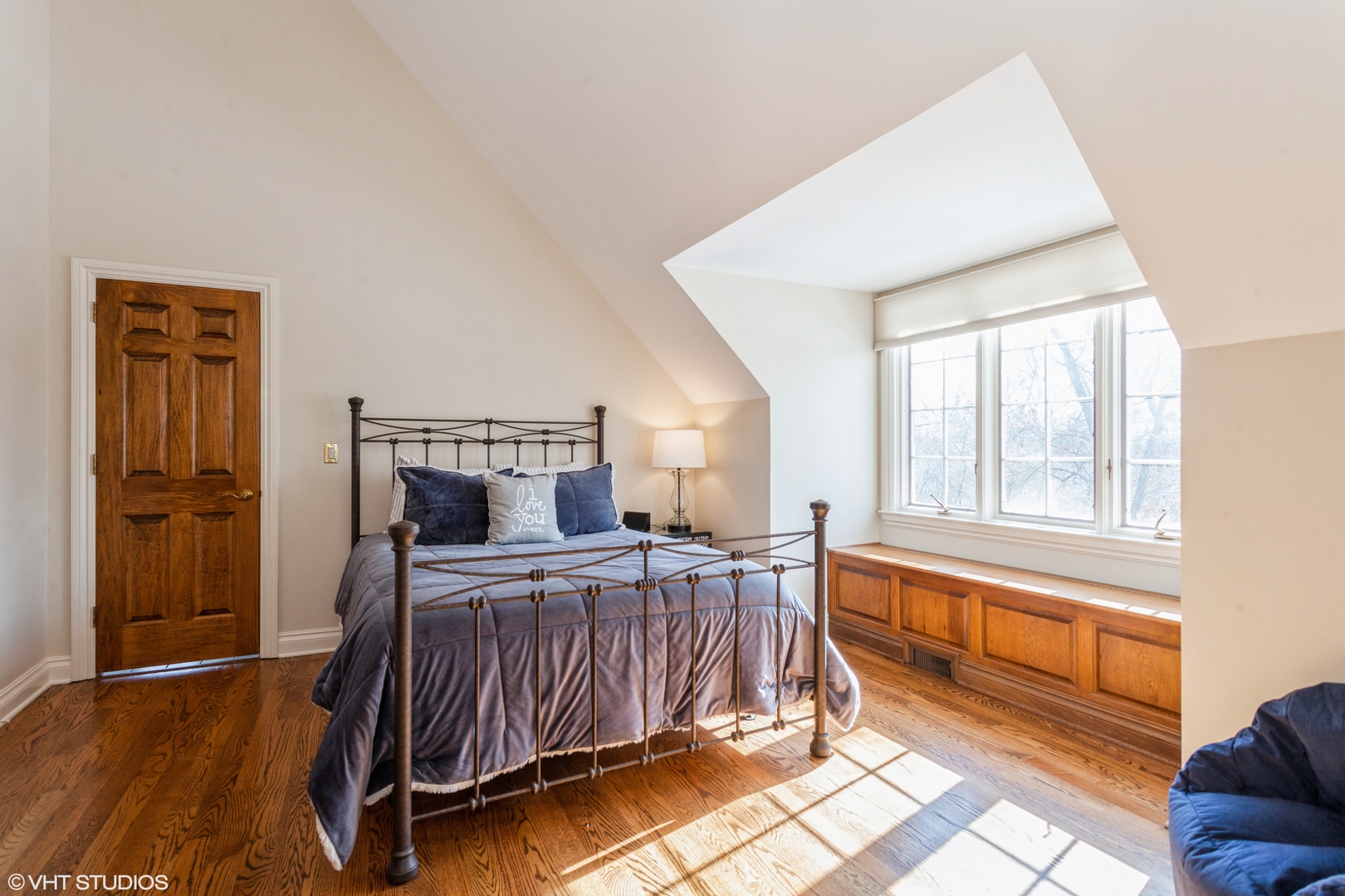 136 Circle Ridge Drive Burr Ridge, IL 60527 - Photo 30 of 38 a bedroom with a bed and wooden floor