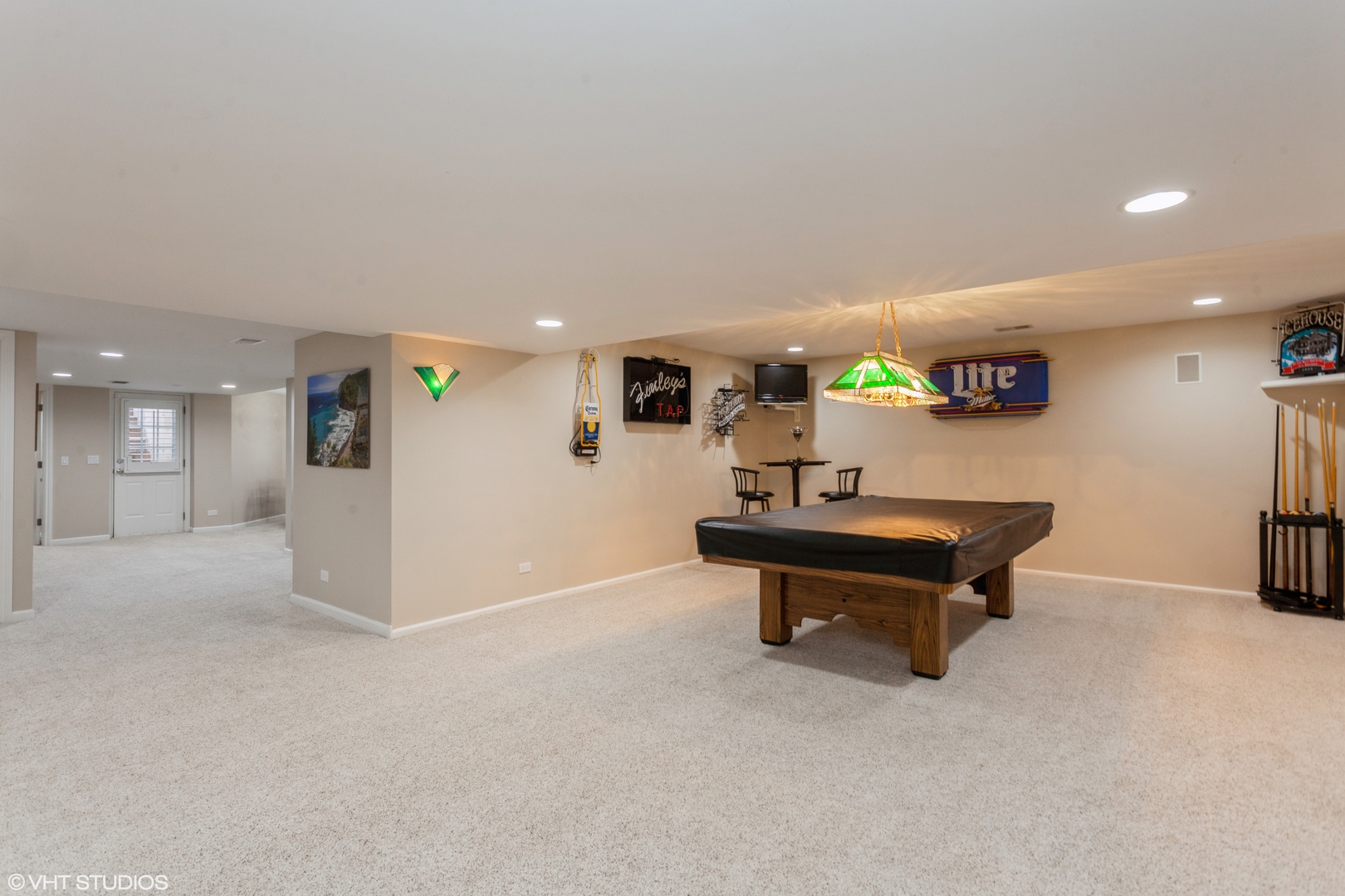 136 Circle Ridge Drive Burr Ridge, IL 60527 - Photo 34 of 38 a view of a livingroom with furniture and a couch