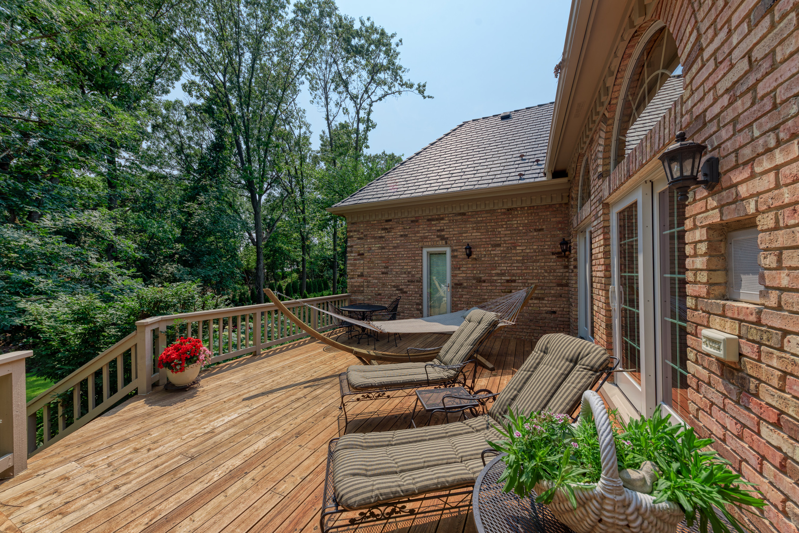 136 Circle Ridge Drive Burr Ridge, IL 60527 - Photo 8 of 38 a view of a patio on the roof deck