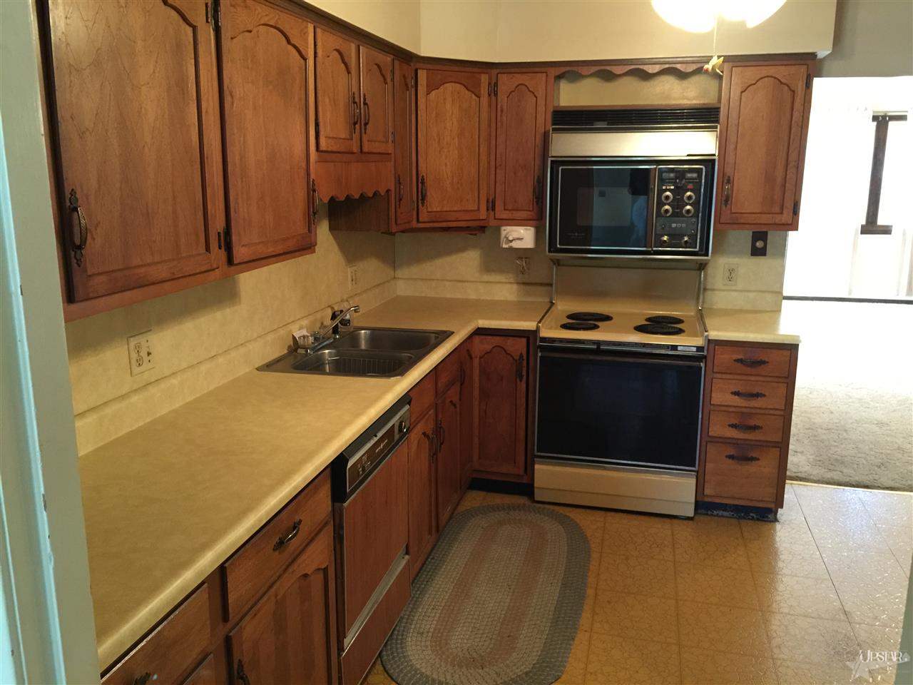 6016 Oakmont Road Fort Wayne, IN 46816 - Photo 8 of 15