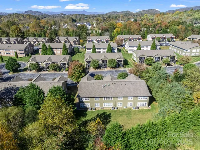 $285,000 | 1705 Deermouse Way, Hendersonville, NC 28792