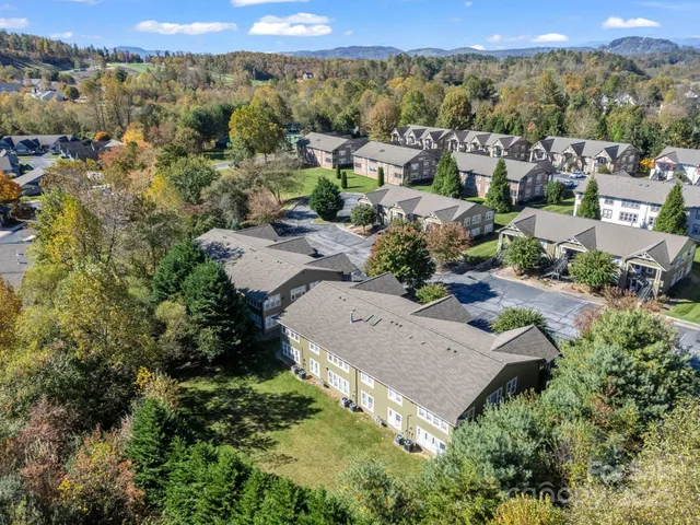 $285,000 | 1705 Deermouse Way, Hendersonville, NC 28792