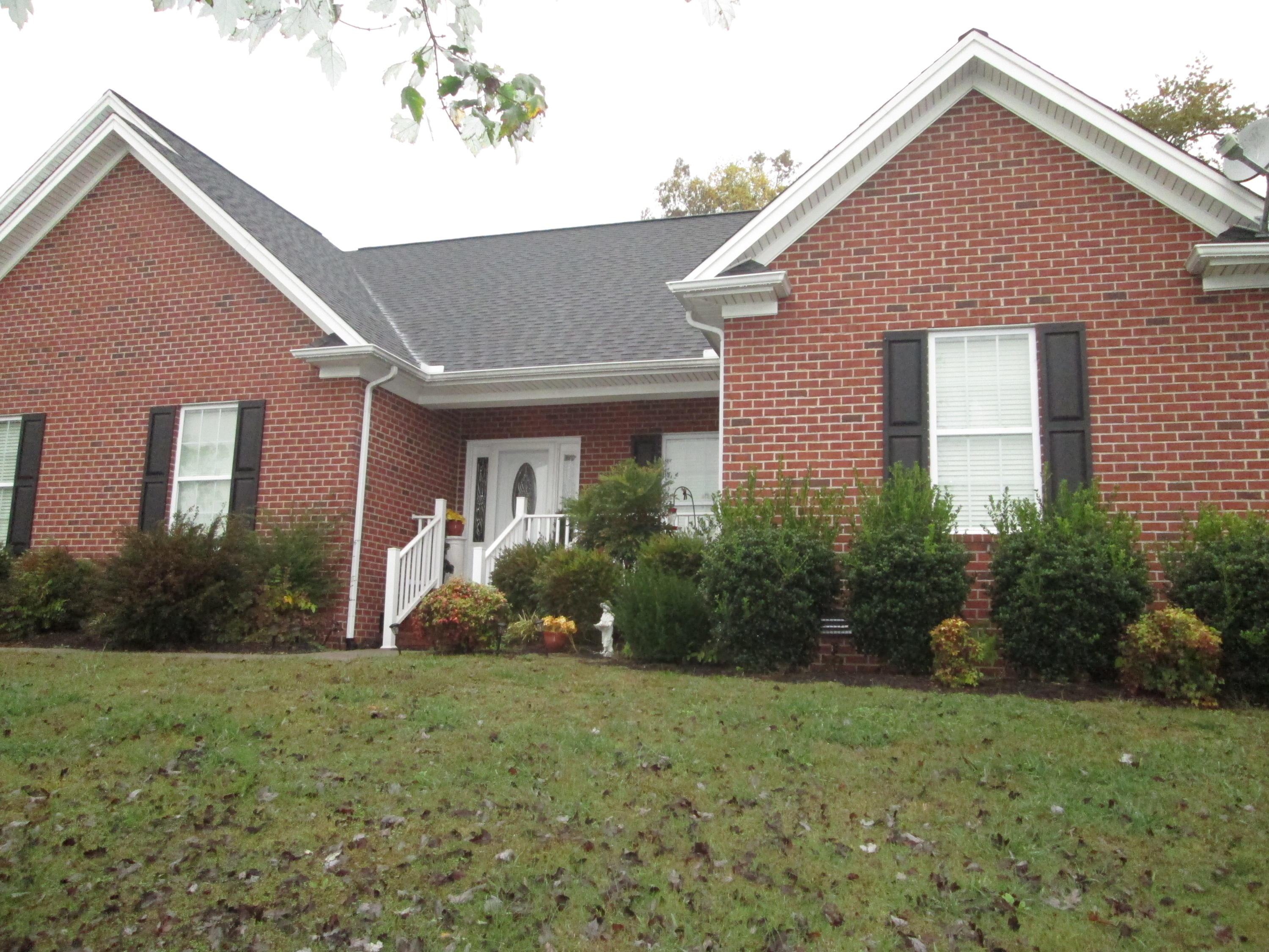 207 Rutherford Court Clinton, TN 37716 - Photo 2 of 21 IMG_1125