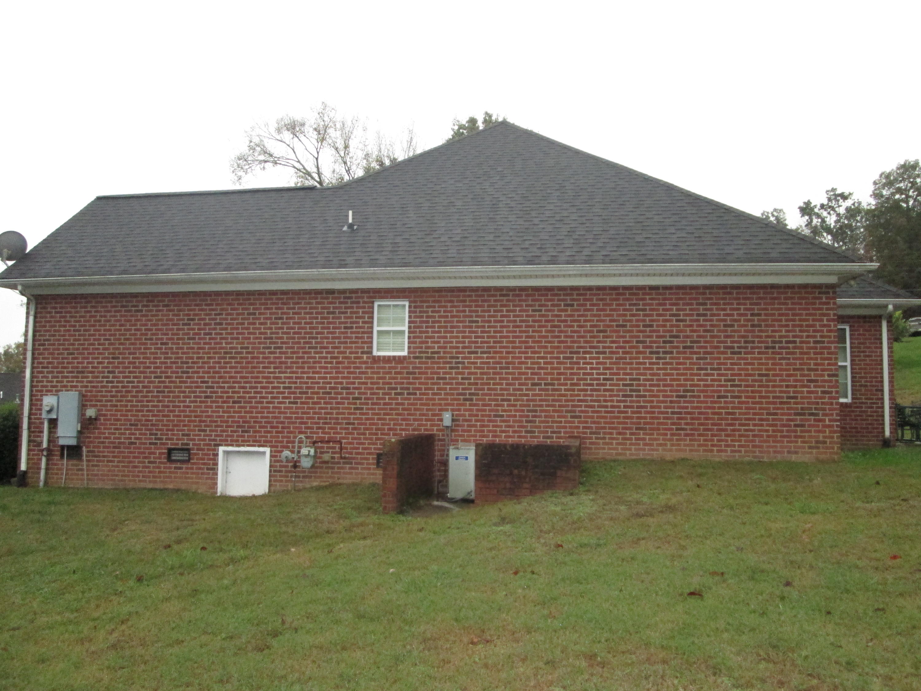 207 Rutherford Court Clinton, TN 37716 - Photo 6 of 21 IMG_1124