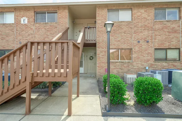 $222,500 | 801 River Road, Unit E111, Montgomery, TX 77356