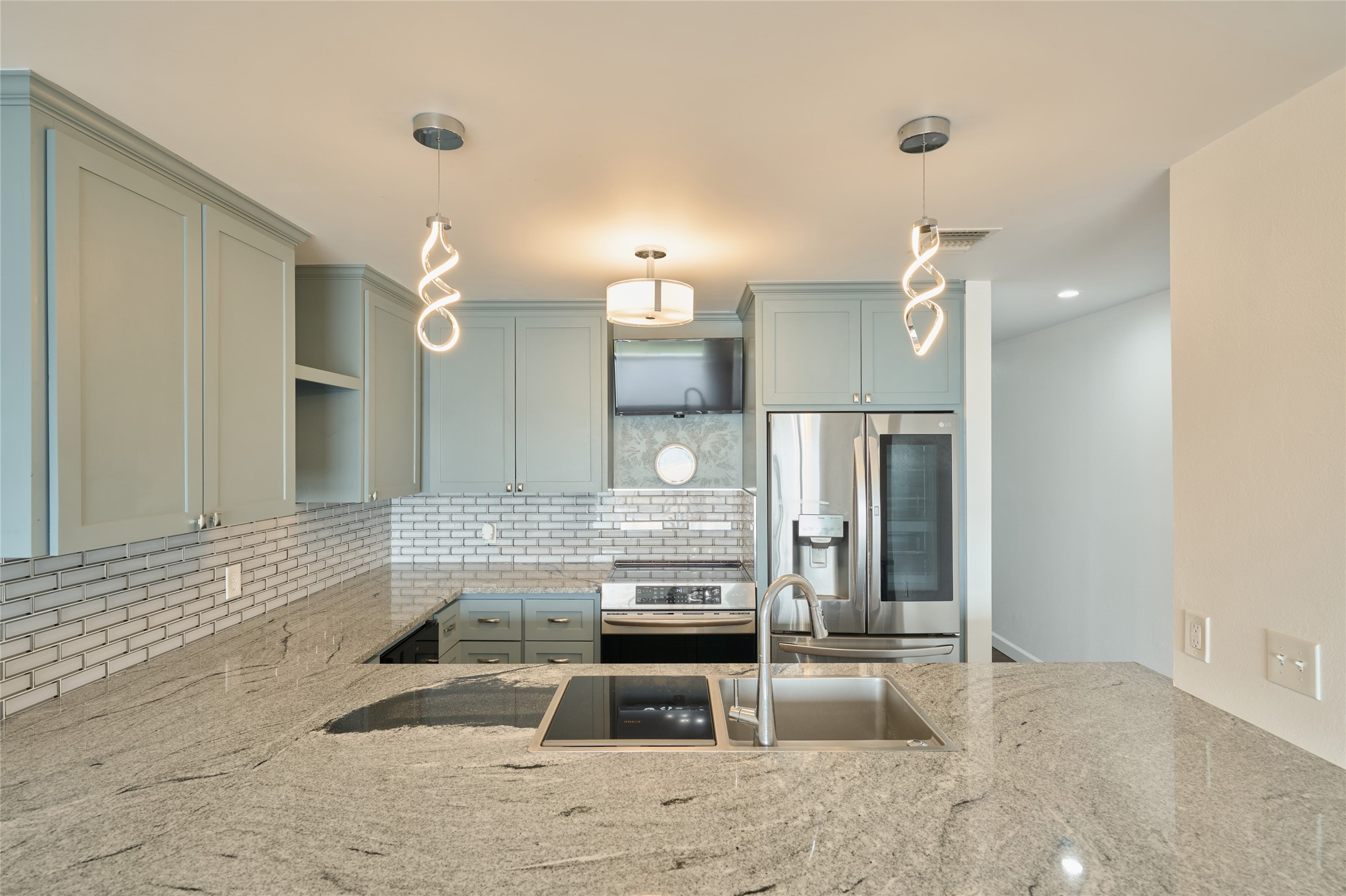 801 River Road, Unit E111 Montgomery, TX 77356 - Photo 8 of 26 Live here full time or use as a weekend get-a-way! Perfect place to relax & get away from it all!