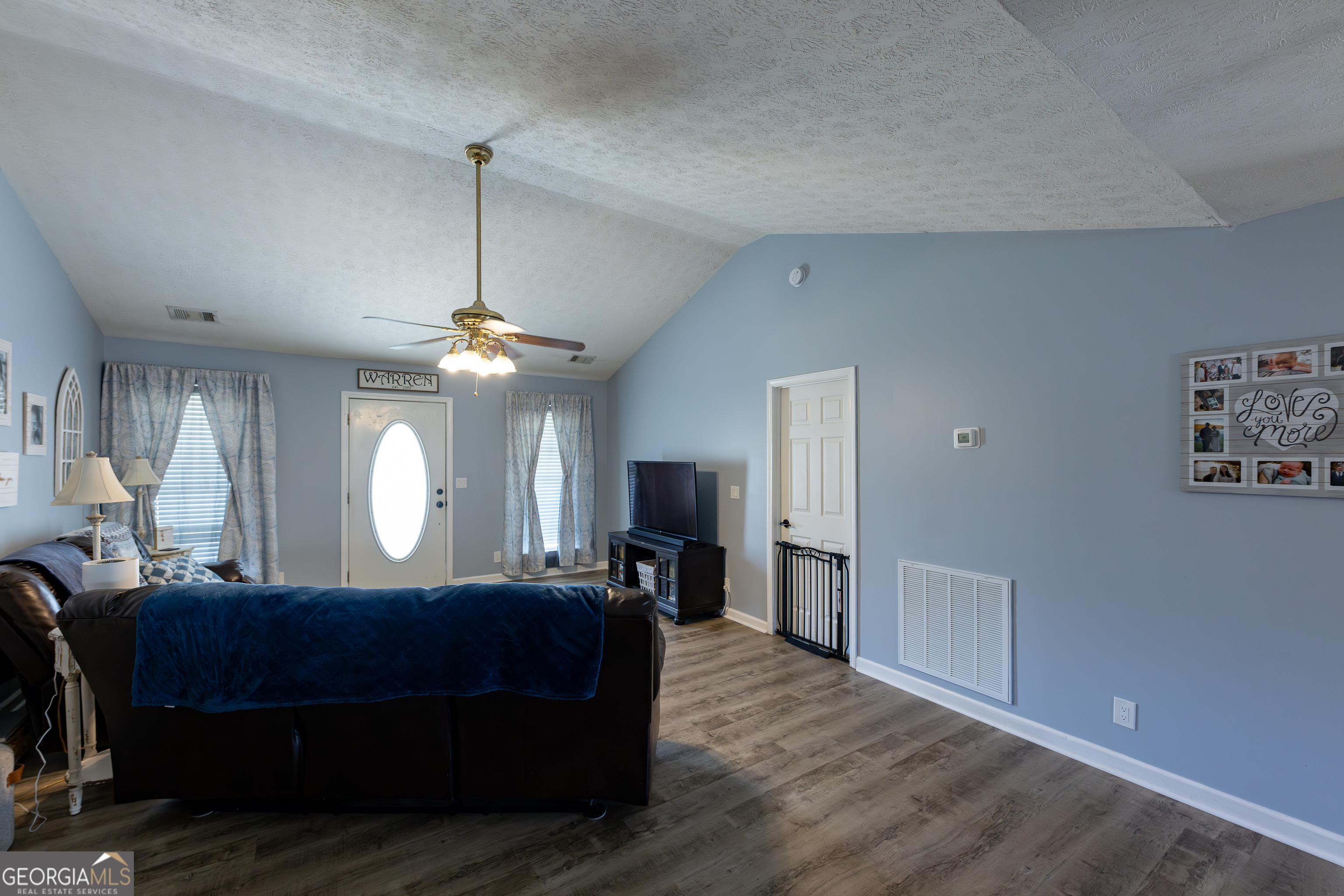 647 Pine Valley Road Meansville, GA 30256 - Photo 7 of 92