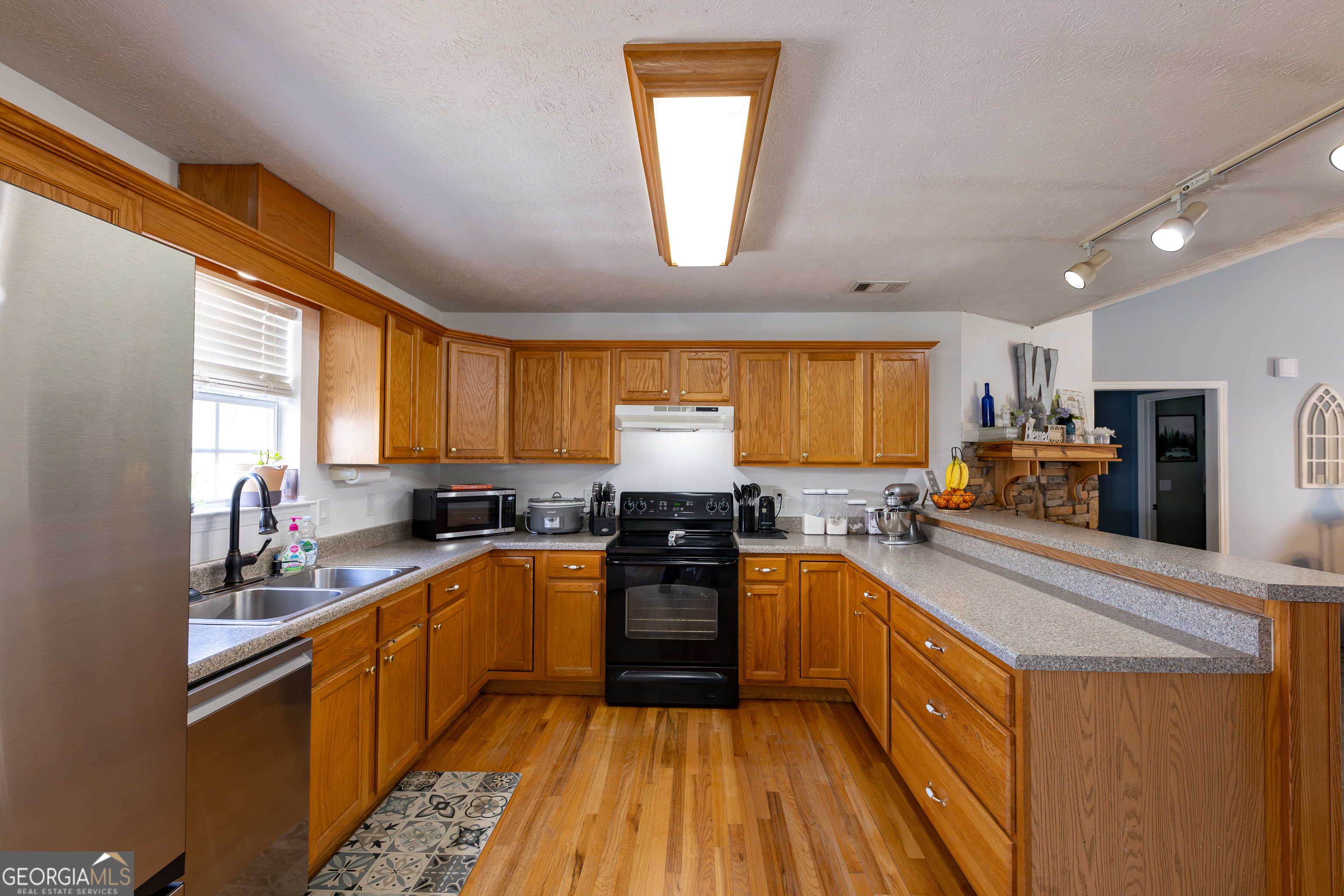 647 Pine Valley Road Meansville, GA 30256 - Photo 9 of 92