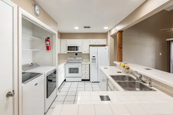 $180,900 | 44 April Point Drive South, Montgomery, TX 77356