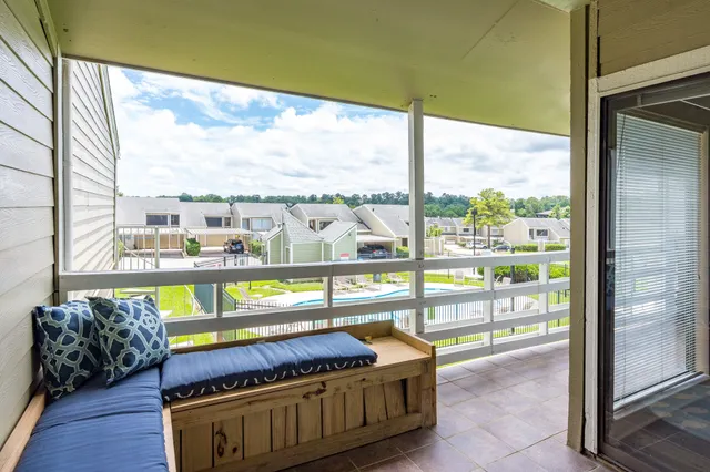 $198,900 | 44 April Point Drive South, Montgomery, TX 77356