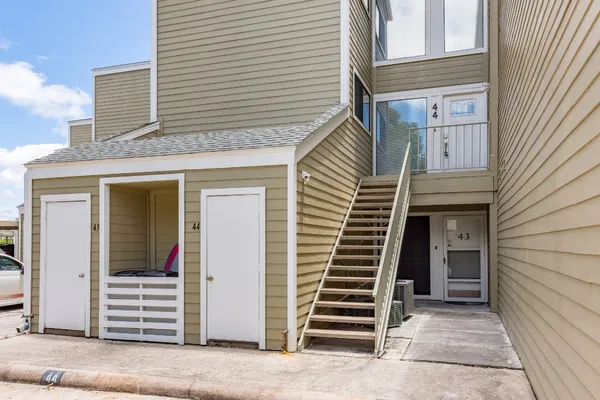 $180,900 | 44 April Point Drive South, Montgomery, TX 77356