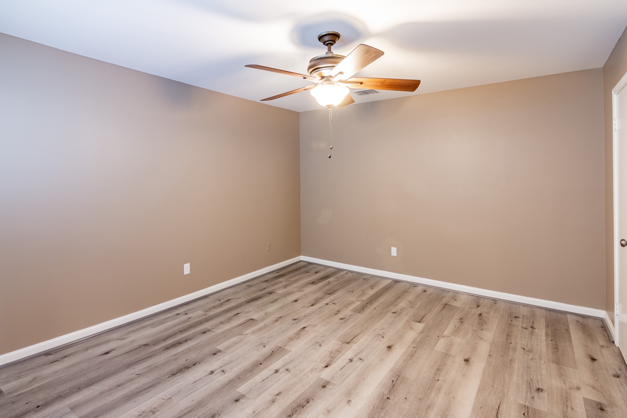 44 April Point Drive South Montgomery, TX 77356 - Photo 9 of 29 wooden floor in an empty room