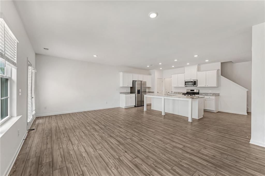 649 Isom Walk Suwanee, GA 30024 - Photo 14 of 31
