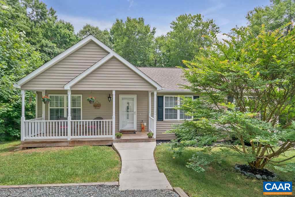 1 Powhatan Road Palmyra, VA 22963 - Photo 1 of 27 Home feels like new! Come on in and be impressed by this spacious and extremely well maintained one story home on a finished basement. Corner lot and private!