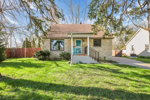 $325,000 | 2009 Vahlen Street, Madison, WI 53704