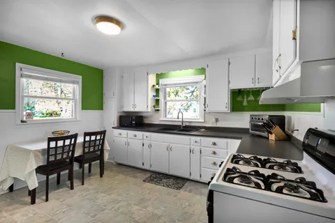 $325,000 | 2009 Vahlen Street, Madison, WI 53704