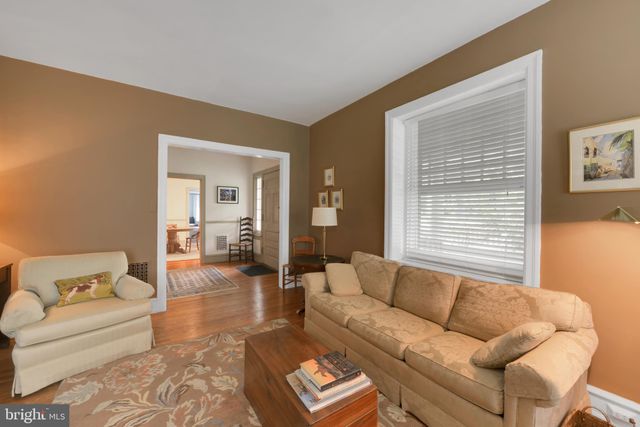 $500,000 | 121 West Springfield Avenue, Philadelphia, PA 19118