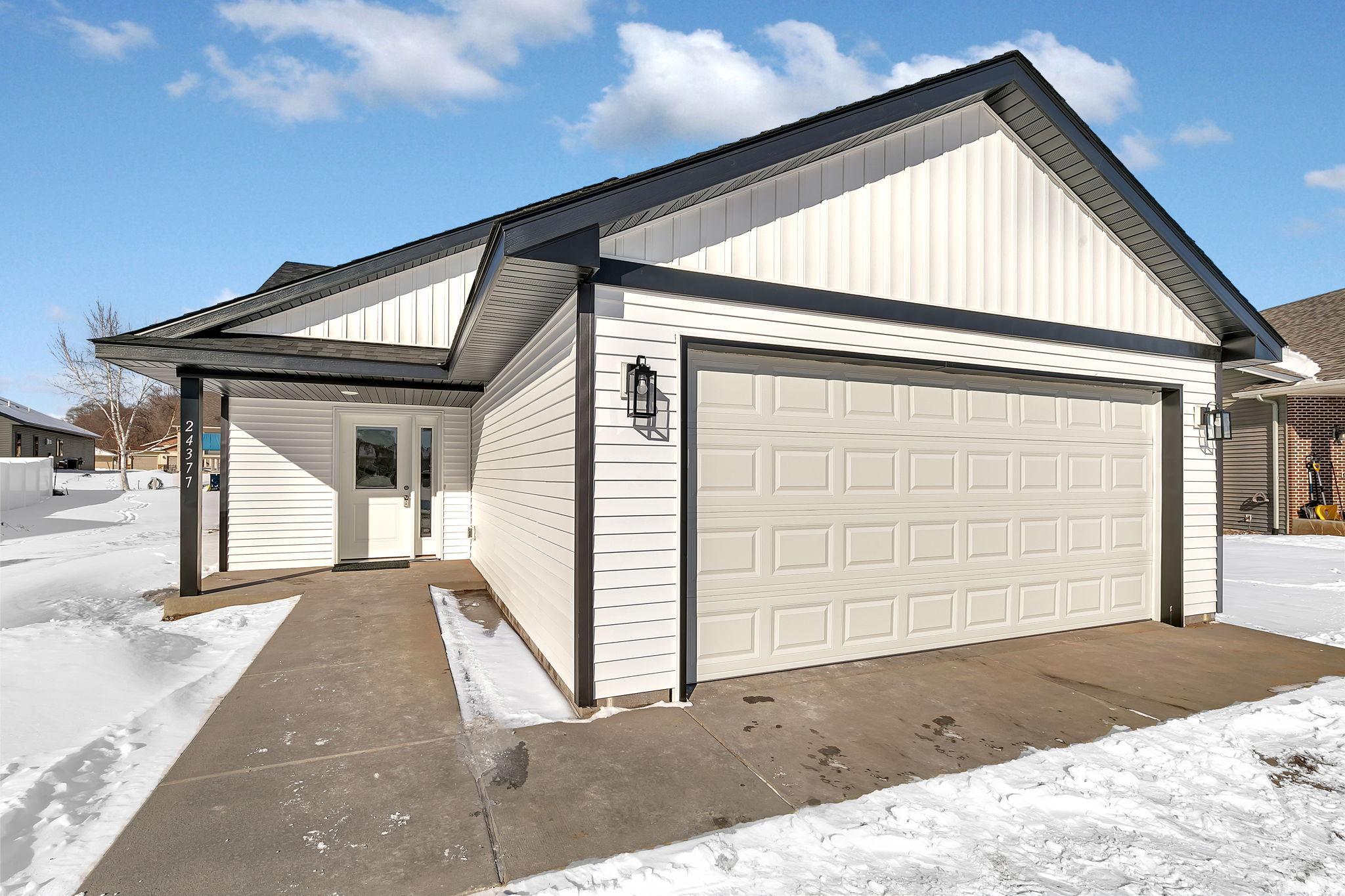 24289 Forestview Circle St. Augusta, MN 56301 - Photo 2 of 20